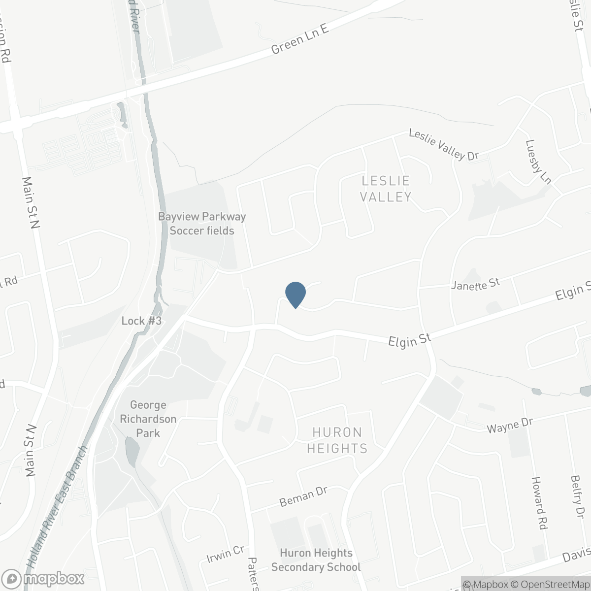 306 OAKWOOD COURT, Newmarket, Ontario L3Y 3C8